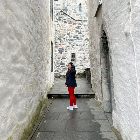 Meet your Posher, Brandy - Picture 1 of 15